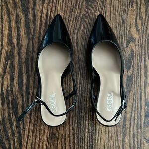 Soda Women's Black Pointed Toe Flats